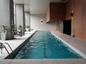 Lively Lonsdale Stone s Throw from Southern Cross